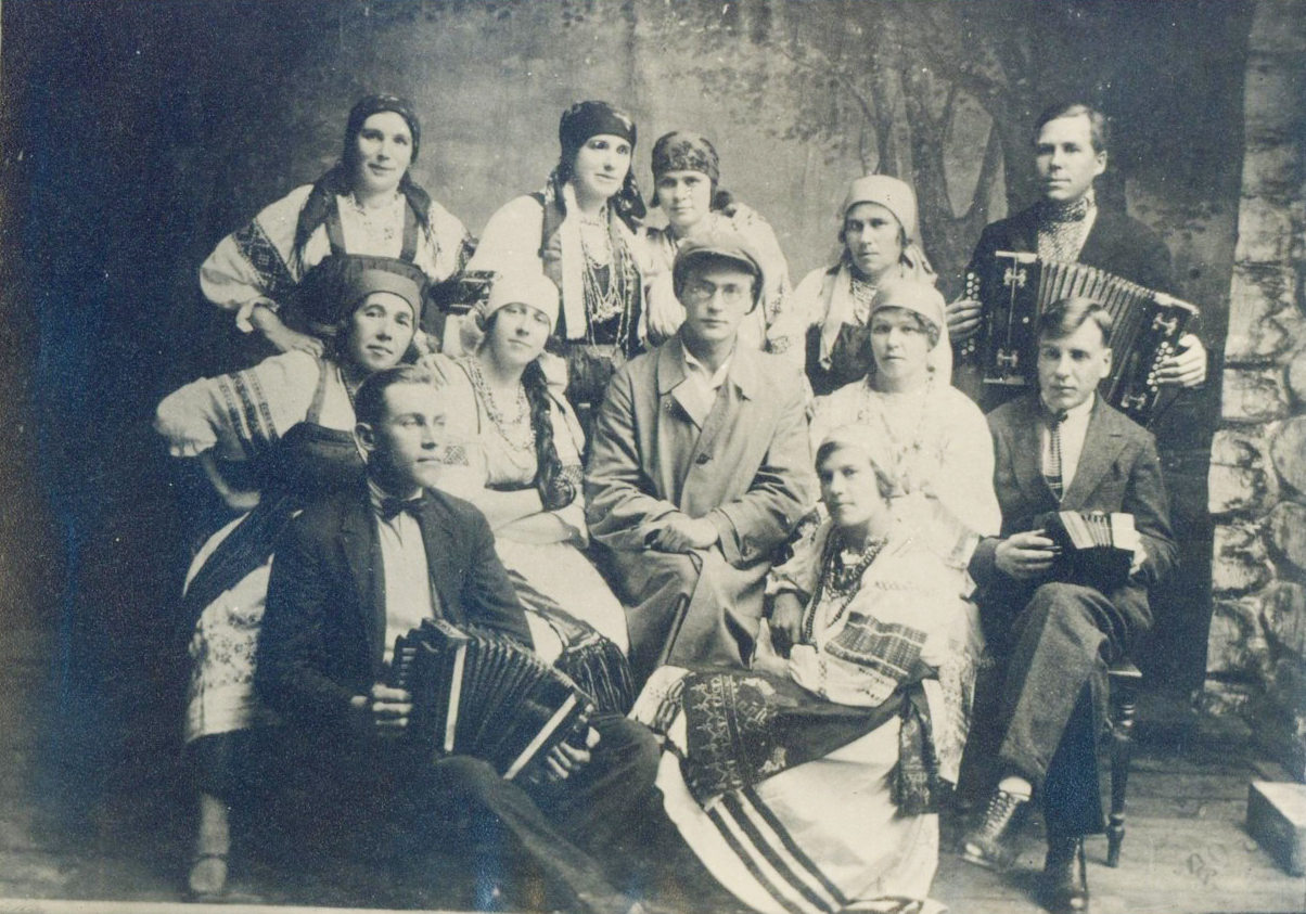 Выставка «Жизнь, отданная песне»